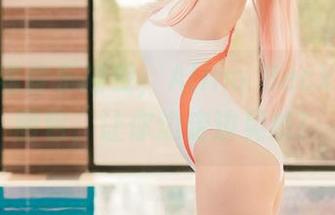 红裙随着音乐摇曳,Alina Becker免费图包,让你边走边晃悠!