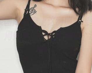 GIRLT果团网 – 穿上这制服，连壁纸都有了灵魂，周妍希，你究竟是哪个漫画中的角色？