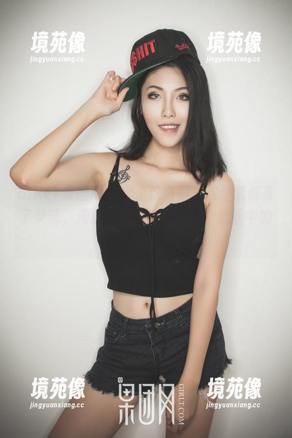 GIRLT果团网 - 穿上这制服，连壁纸都有了灵魂，周妍希，你究竟是哪个漫画中的角色？