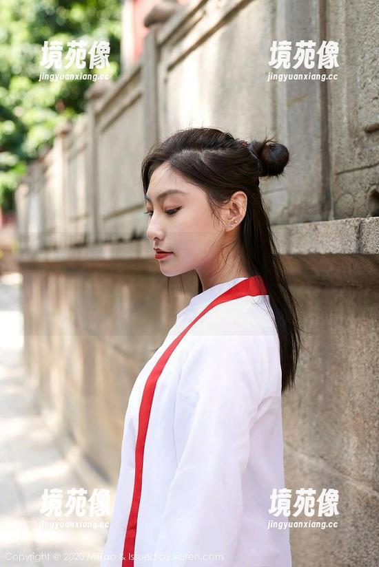 MiiTao蜜桃社-露西Lucy MiiTao蜜桃社 - 当露西Lucy遇上花嫁——这组写真直逼婚纱广告,谁说非得闪亮才行?
