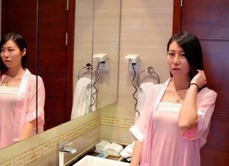 PANS – 下载这组依依长腿图集，真是心里嘀咕—怎么这么好看。