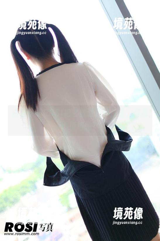 ROSI写真 白色——ROSI把它放进了图片里,你忍心拒绝吗?