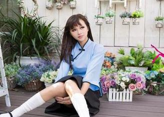 UGirls尤果网 – 看Zora若拉如何在私房写真中释放她的秘书气质