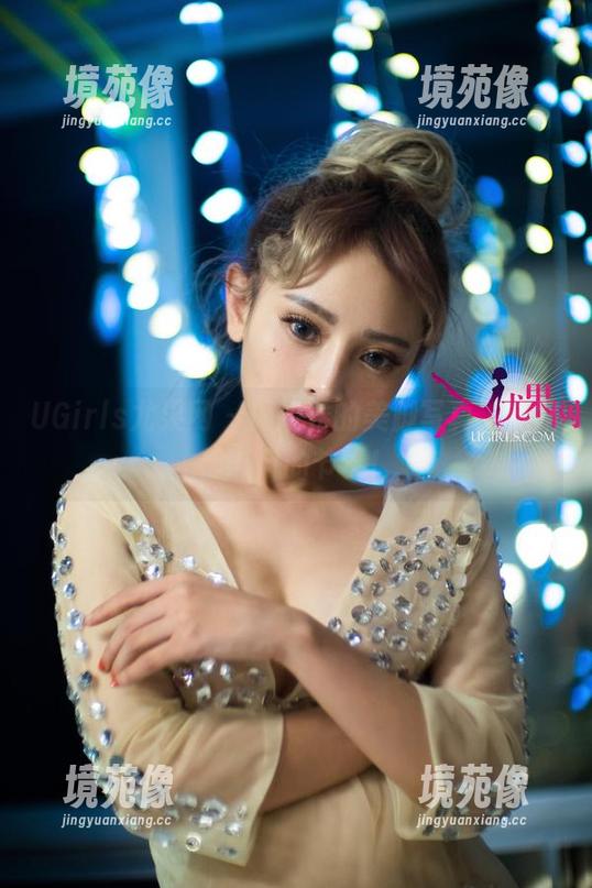 UGirls尤果网 - 周妍希的美脚写真，走路都带风的节奏！