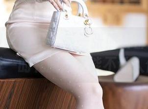XIAOYU语画界 – 每一张照片都是情绪，林乐一的礼服怎么能不让人停驻