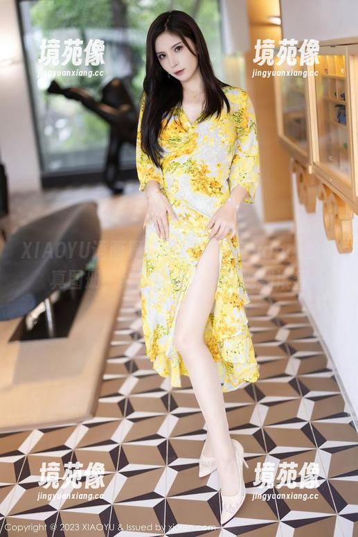 XIAOYU语画界 - 翻开王馨瑶yanni的写真图册，红裙就那么优雅地翻滚着