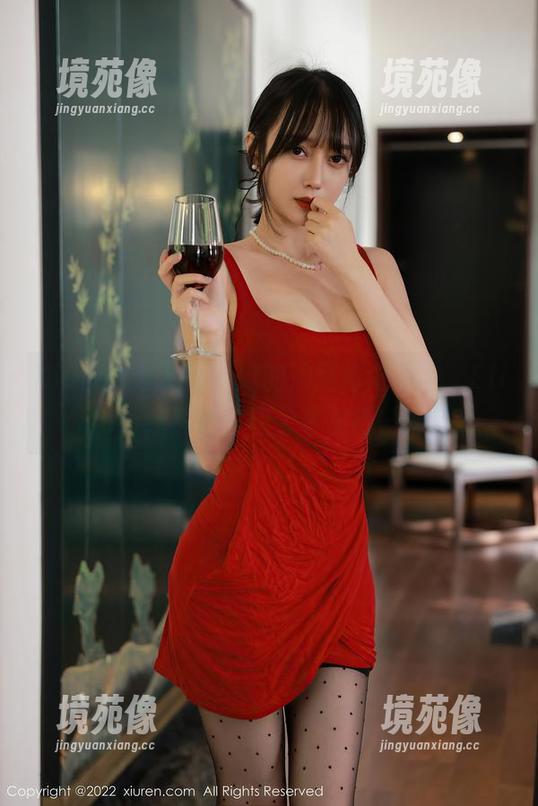 Xiuren秀人网 - 她的油亮与众不同，Elise谭晓彤的套图分享值得一探！