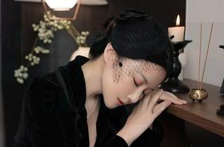 Xiuren秀人网 – 建议大家去看小茉莉jasmine的油亮系列，免费图片，顺便给自己留点想象空间！