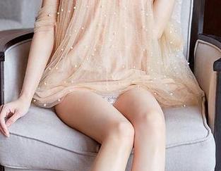 YouMi尤蜜荟 – 在小阿狸的定制校园里，书桌也能成为拍照背景？