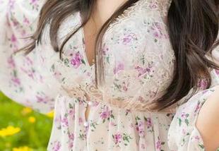 YouMi尤蜜荟 – 黄歆苑这组三部曲的精选作品“女王”，巧妙又令人着迷，仿佛是在玩一种高深的心理游戏？