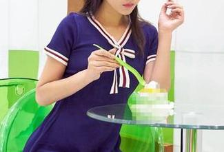 aiss – 索菲的水花四溅浴室写真集分享，别跟我说你没想象