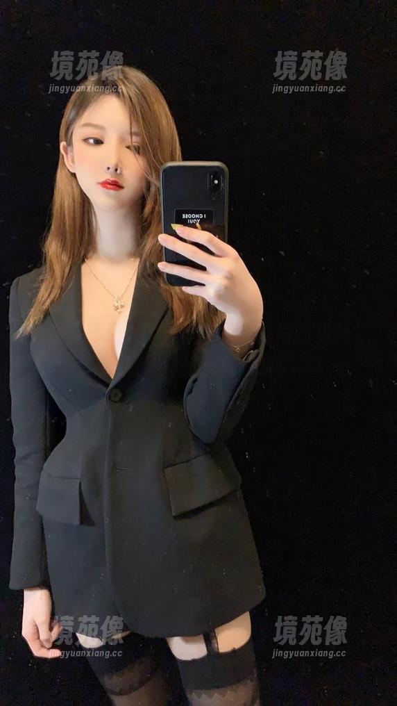 一小央泽又来了，最新兔女郎写真更新，瑟瑟发抖的我在尖叫！