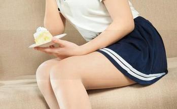 丽柜 – 白裙下的兔子：这种分享完全是拿来做壁纸的