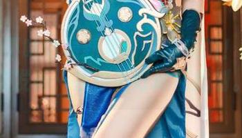九言从不咕咕最新夏日写真来啦！微风轻撩发梢，各种美好尽在此刻。