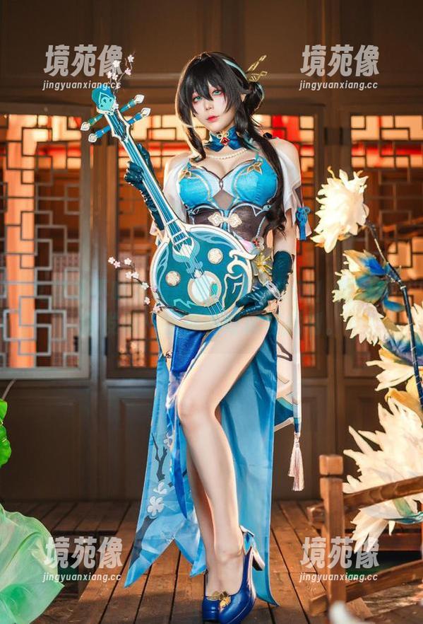 九言从不咕咕最新夏日写真来啦！微风轻撩发梢，各种美好尽在此刻。