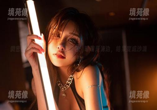 微密圈 - 于芷晴私拍泳衣图包：明明是海边，结果变成沙滩派对！