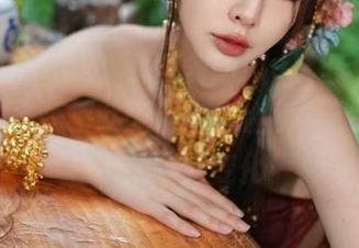 最新短裤cos，余多多Dudu玩得不亦乐乎，一条短裤就能带你体验从“无知”到“十分”的变化！