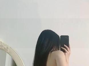 微密圈 – 俏妞qiaoniuTT在白色三点式中释放的无限可能，原图也不乏玩味