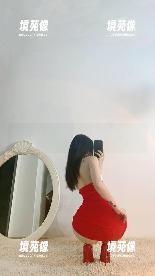 微密圈 - 俏妞qiaoniuTT在白色三点式中释放的无限可能，原图也不乏玩味