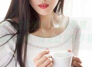 克拉女神 – 在小细节上反复咂摸，依娜丝的美脚图包，肯定让你想下载。