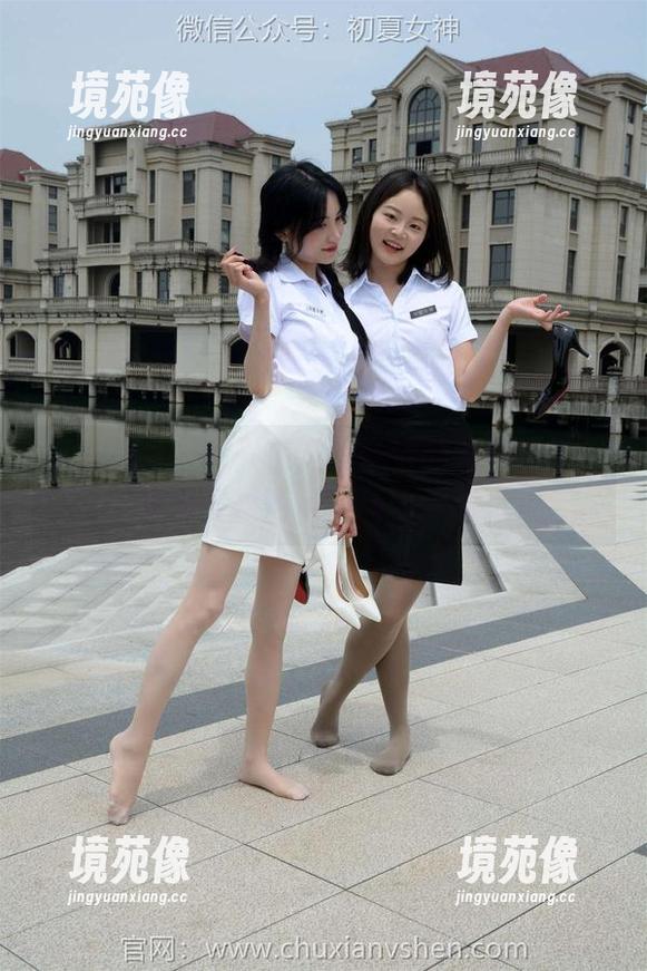 初夏女神-依依 初夏女神 - 高兴了吗?依依的购物日记—邻家女孩商场篇高清分享。