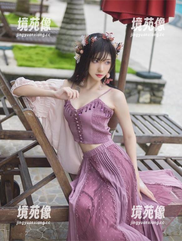 游泳？不，是南桃Momoko的图册在水里轻松翻腾！