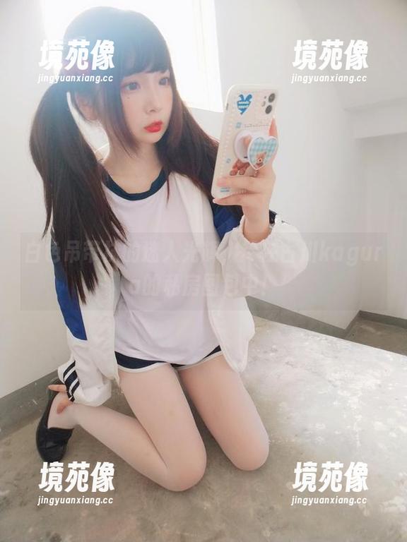 古川kagura 白色吊带袜的迷人光辉,尽在古川kagura的私房图包中!