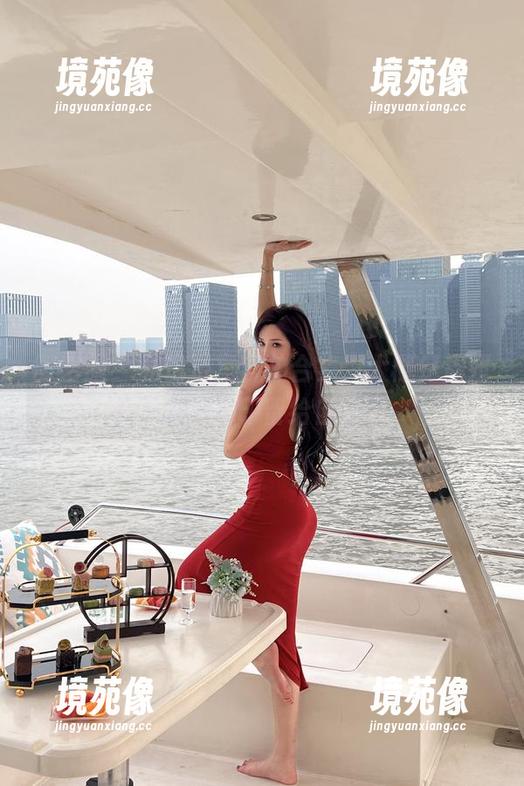 微密圈 - 私房浴室自拍合集，大概是周妍希干脆把水印留给自家吧。