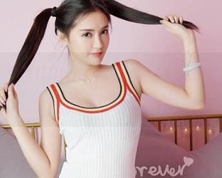 嗲囡囡 – yumi黄奕清的温柔图集：看了你就想要被抱抱