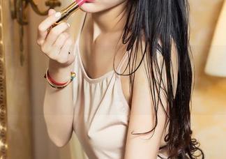 头条女神 – 图库专属：王佳凝的豹纹，想问问别人如果我尝试，会不会摔得很惨？