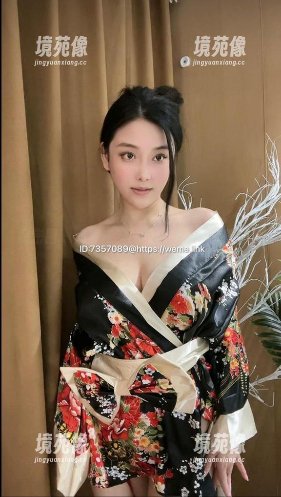 微密圈 - 奶雯走过的校园——拼凑的图片合集
