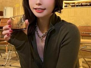 微密圈 – 妮是老虎的图库出游，天台照样很有趣