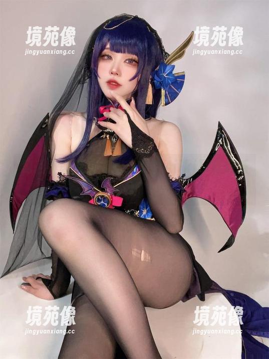 见证小恶魔的笨拙：安食Ajiki写真新系列