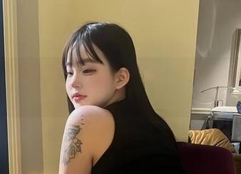 微密圈 – 小优优子，写真集里的秘密，其实比你想象的更单纯！