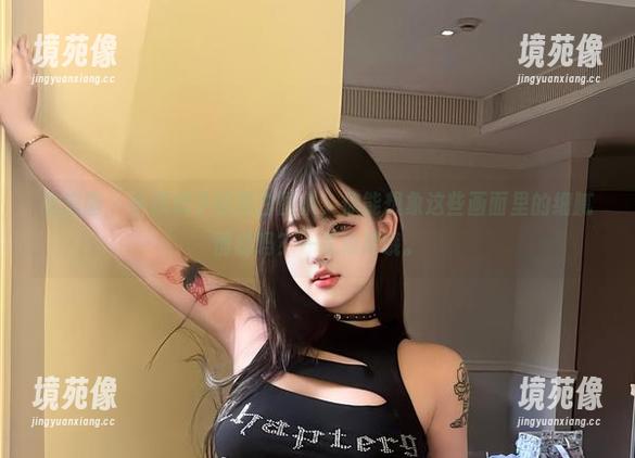 小优优子 微密圈 - 小优优子的黑白图集,你能想象这些画面里的细腻情感吗?一言难尽哦。