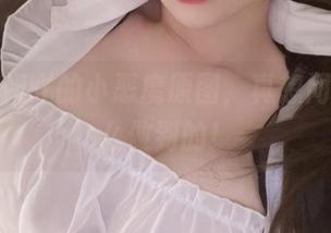 小泉学姐吖的小恶魔原图，真想问她是怎么做到的！