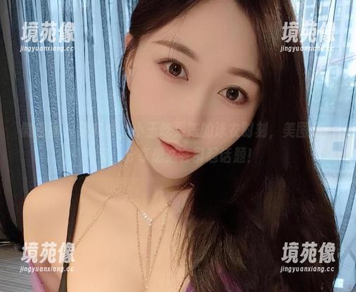 微密圈 - 浪花中，小玉吃果冻的泳衣时刻，美图走一波，分享想必会引起话题！