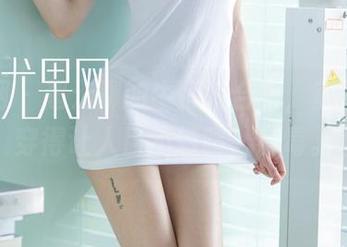 尤果网 – 超无聊的牛仔裤合集，蜜儿偏偏穿得让人目不转睛，有毒。