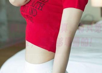 尤果网 – 韩安琪双人写真，有只免费试试的机会，真是够吸睛的！