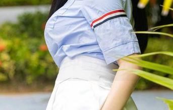 尤蜜荟 – 无圣光照耀下的浴缸，周妍希的另一面，图片中意外的宁静与美。