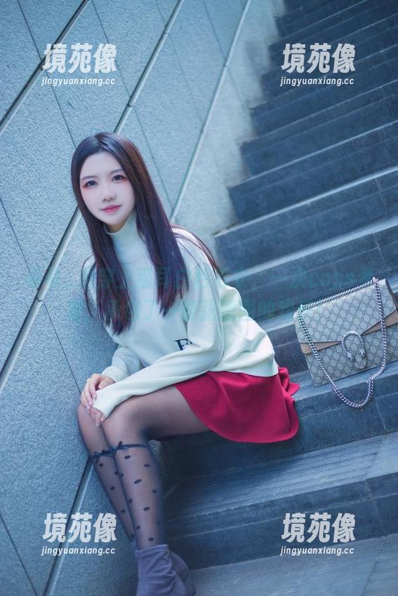 希希_啾 希希_啾穿上猫耳白色毛衣,一次coss梦游,承包了一整张原图的欢乐!