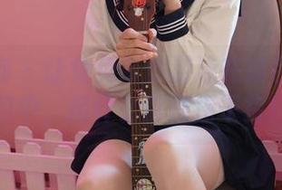 异思趣向 – 让兔兔带你游泳在紫色韵味图包中，捞什么都别捞干货！