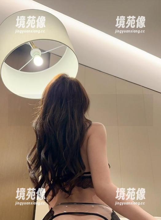 微密圈 - 图集：一个徐莉芝Booty+一个妹妹，合成了啥？