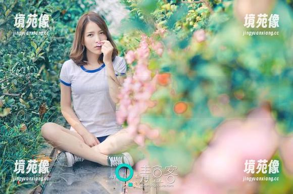 推女神 - 黄歆苑chobits短裙来了，我的下载文件夹都快容不下了！