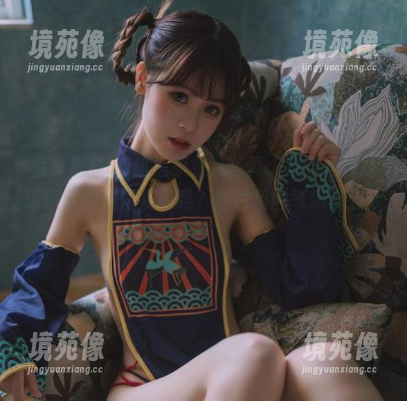 星黛鹿鹿i 星黛鹿鹿i的这组职业装写真,难道是要打破职场的沉闷规则吗?照片里的气场真强大!