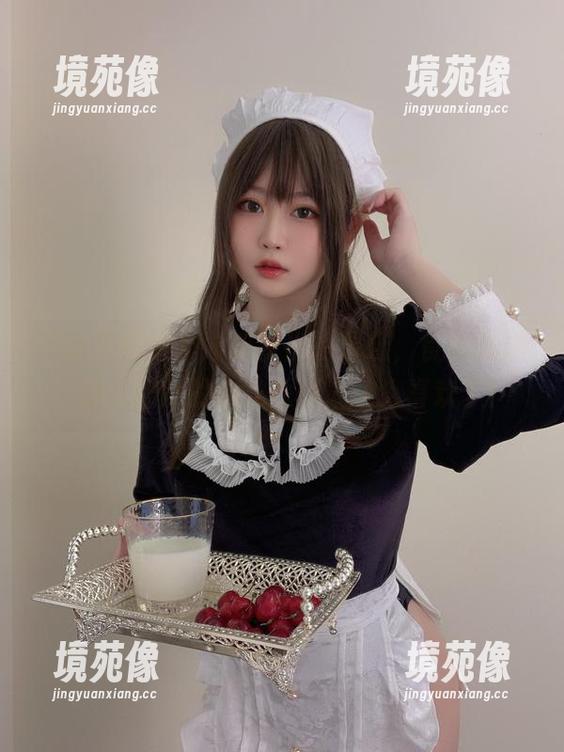 是依酱吖 更新就像是从冰箱拿出的蛋糕,食欲满满,是依酱吖的OL2原图太让人喜欢了!