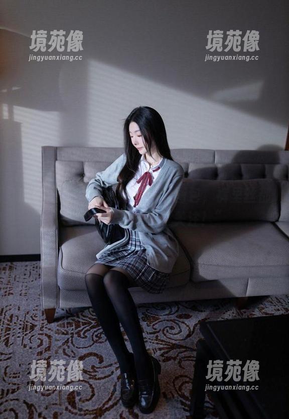 微密圈 - 是小逗逗的精选图包，裤里丝都在说：“我只想要关注！”