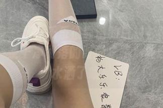 微密圈 – 杨大乐乐很靠谱的白衬衫特辑：分享一条干净利落的时尚之路，注意别把水洒了哦！