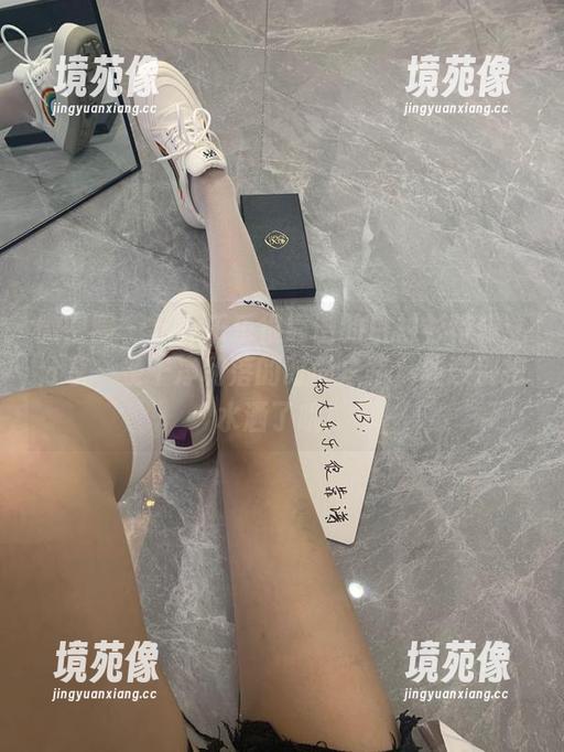 微密圈 - 杨大乐乐很靠谱的白衬衫特辑：分享一条干净利落的时尚之路，注意别把水洒了哦！