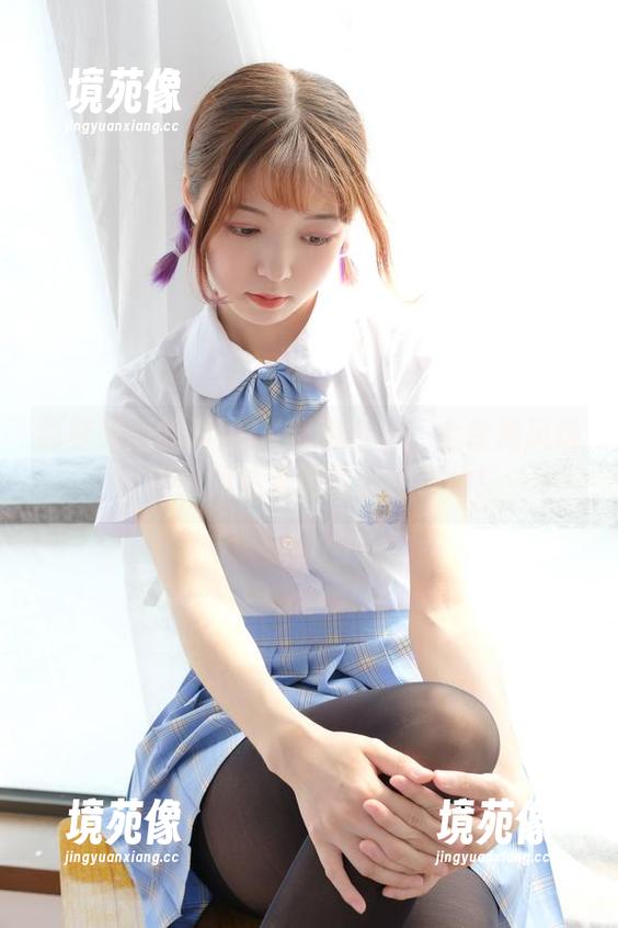 森萝财团 森萝财团的海边JK制服白丝:全套海风饭,提前到达海滩的自拍神仙!
